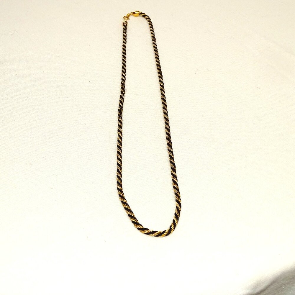 Vintage Trifari Black Cord and Gold Tone Rope Chain Necklace 24" - Picture 4 of 9